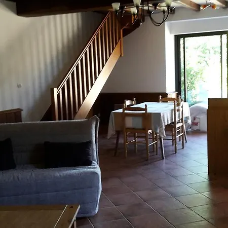 Le Domaine De La Hantraye Hébergement de vacances *
