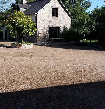 Le Domaine De La Hantraye Hébergement de vacances *